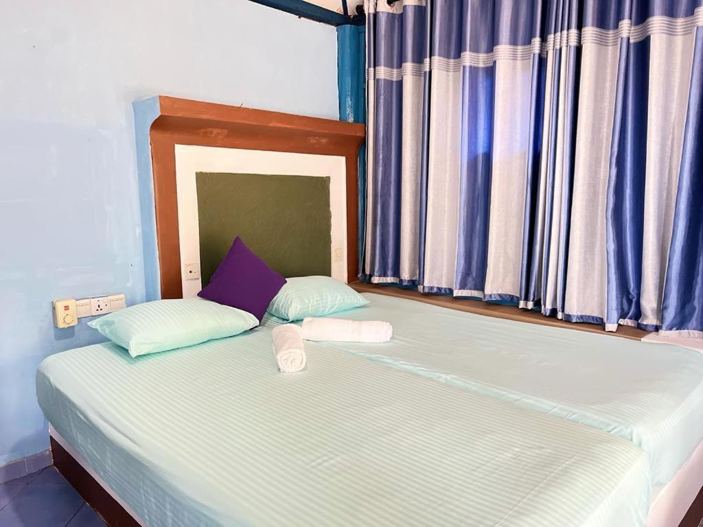 Tsunami Beach Hotel Arugam Bay Exterior photo